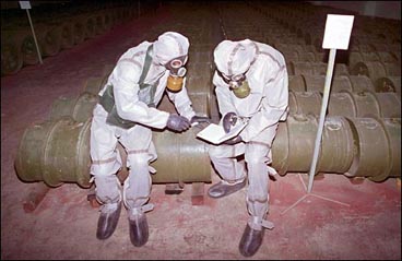 Первая медицинская помощь при поражении аварийно химически опасными веществами