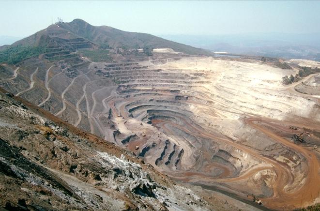 Залізні руди, Анди