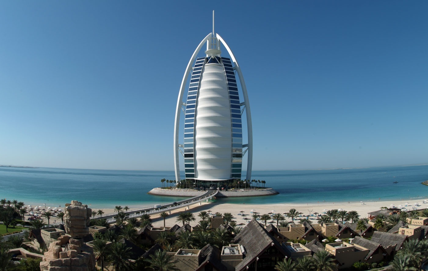 Hotel burdz dubai.jpeg